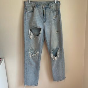 ⭐️HOST PICK⭐️ American Eagle Ripped Blue Jeans Size 8 Regular Fit